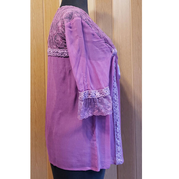 Old Navy Lavender Lace Accent Blouse - Picture 3 of 5